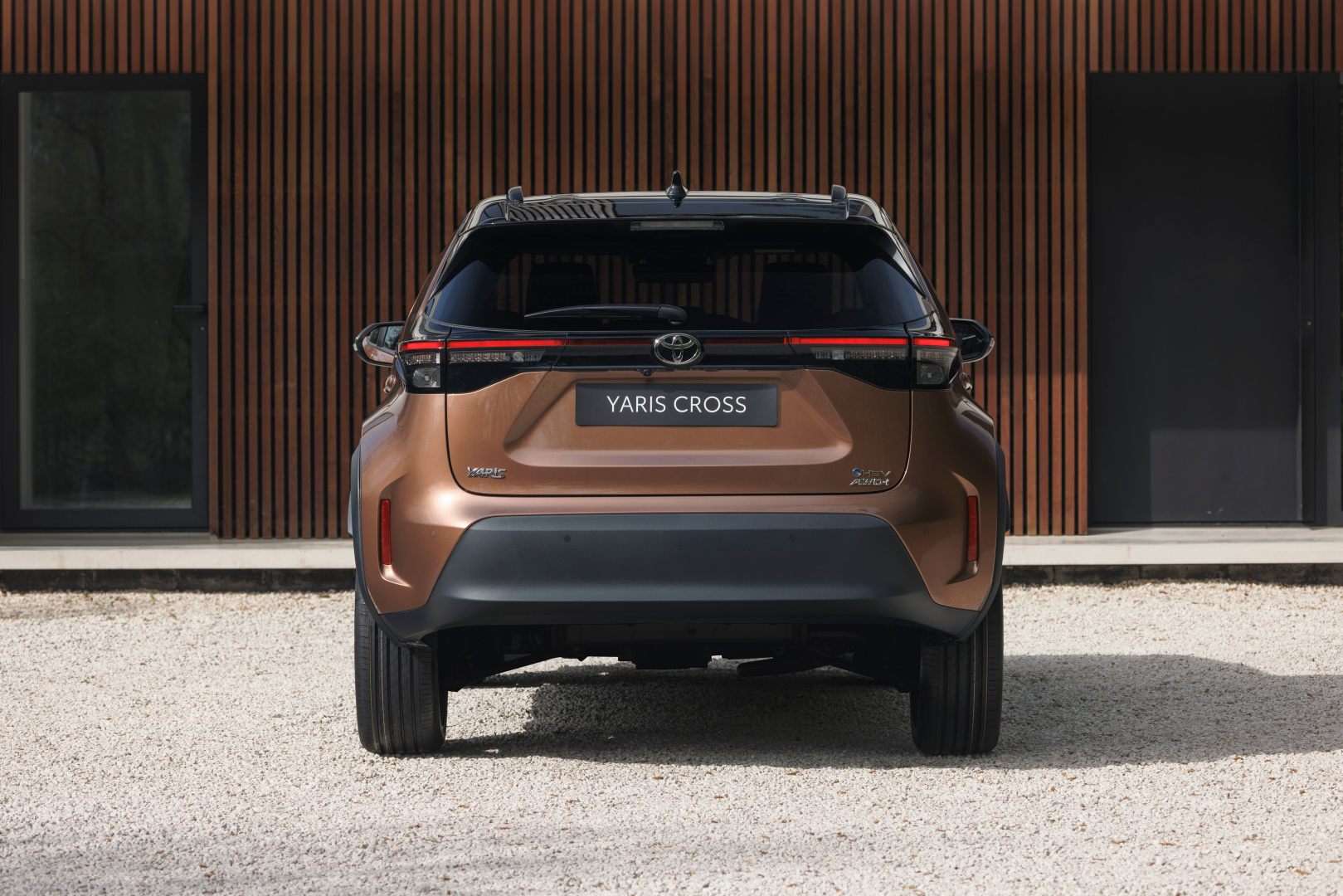 SMALL_yariscross_highgrade_preciousbronze_static-11